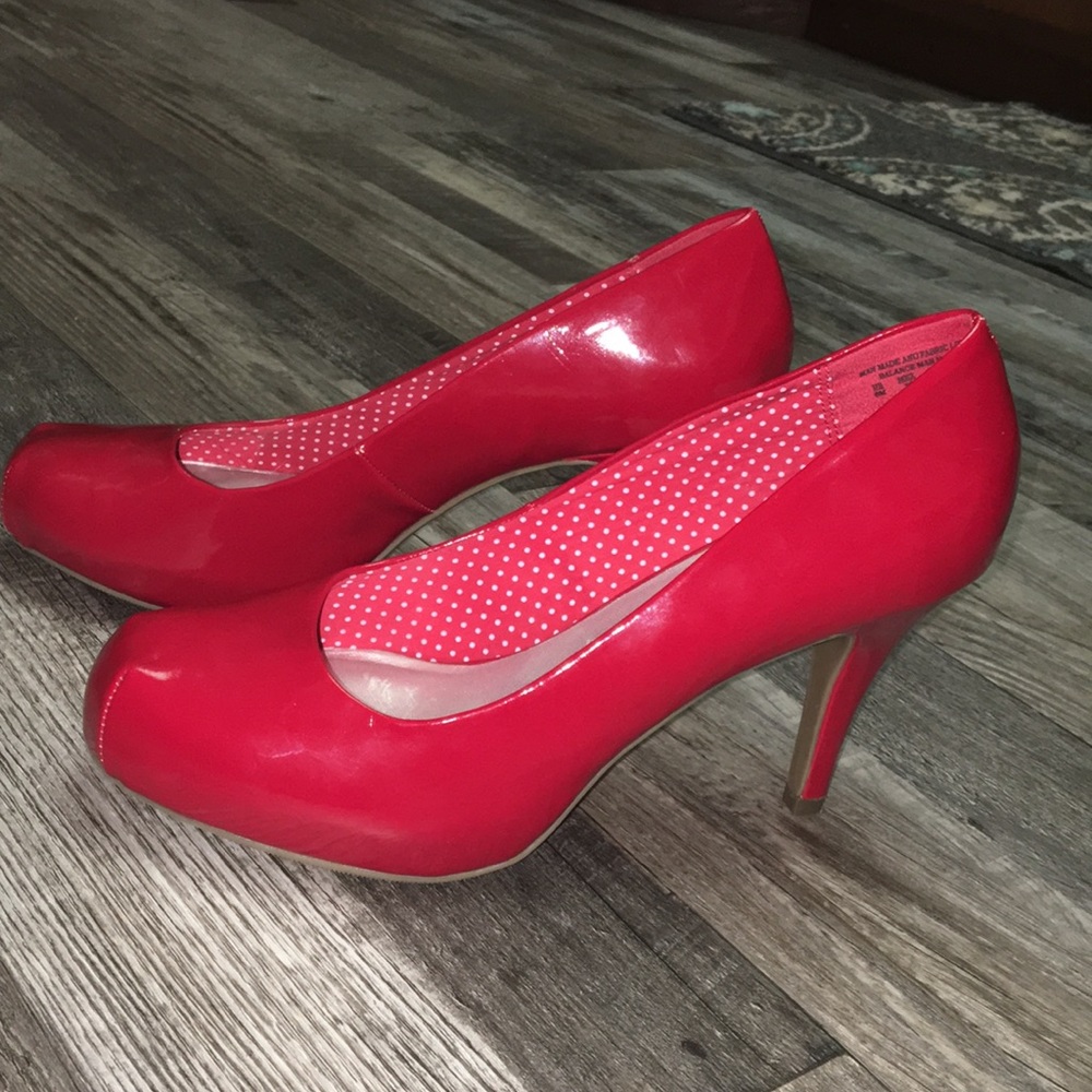 👠Red Patten Leather Heels 👠